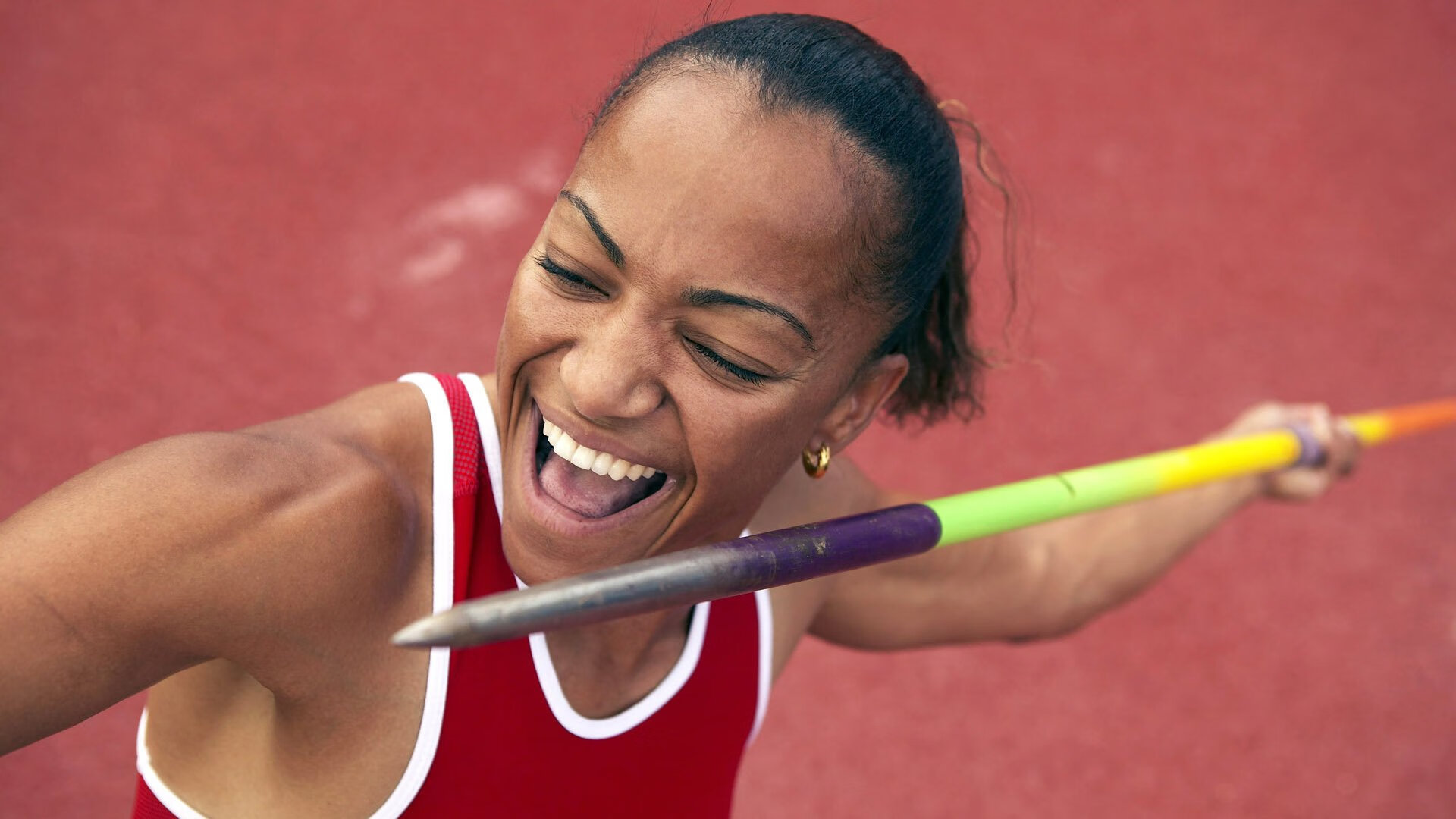 “中国女足备战2024巴黎奥运会，目标再创佳绩”，2021年奥运会中国女足和巴西